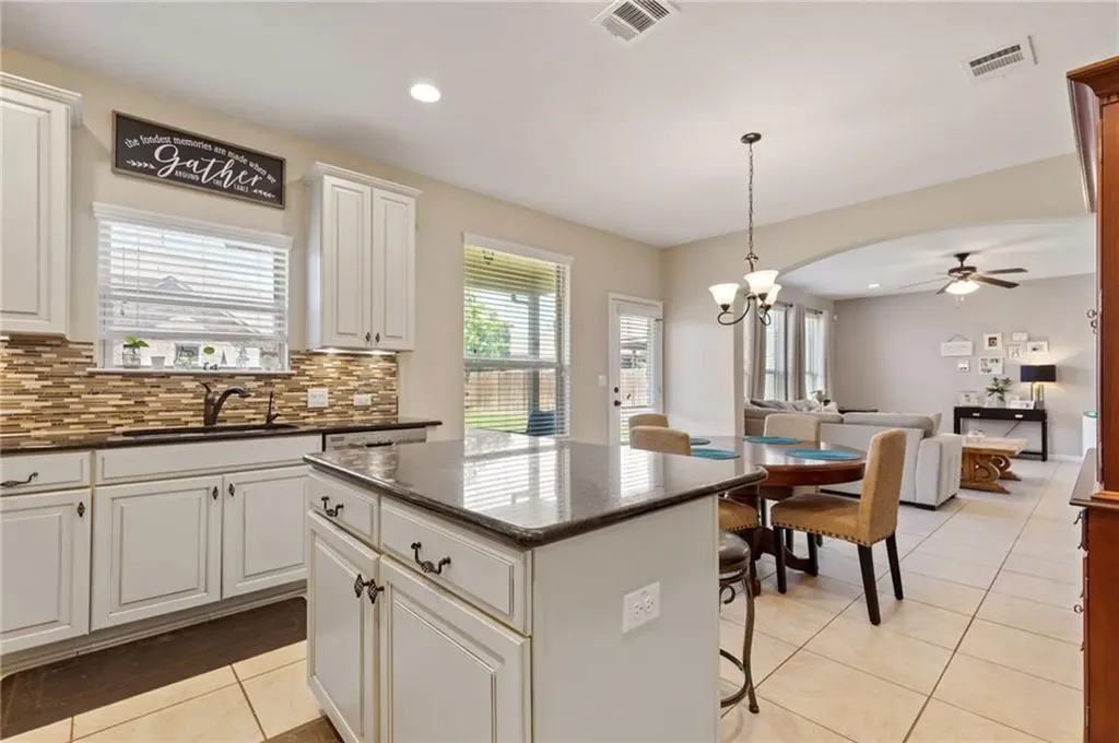 2337 Muzzie Lane Leander TX 78641