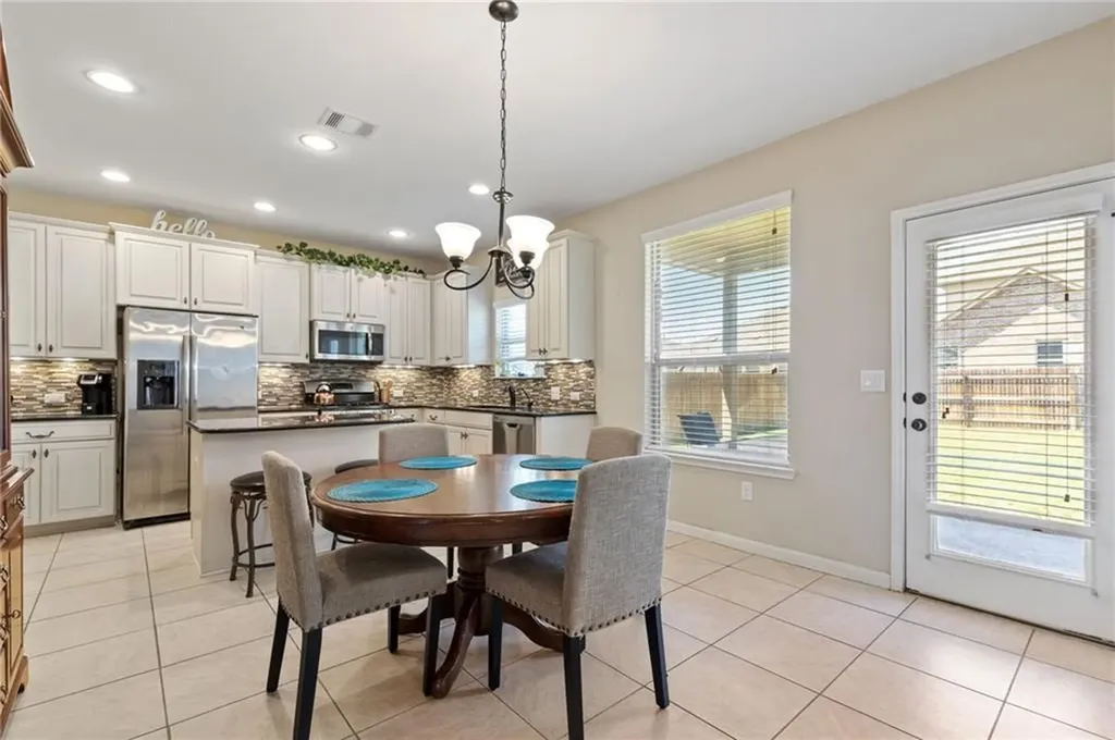 2337 Muzzie Lane Leander TX 78641