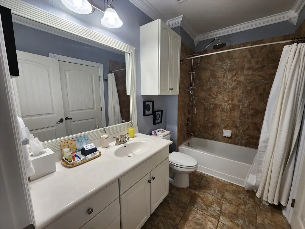 1001 The Cape Road Horseshoe Bay TX 78657