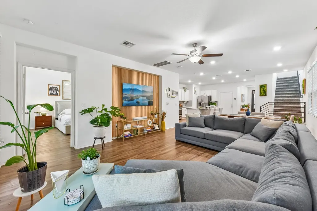 10219 Buster Drive Austin TX 78748