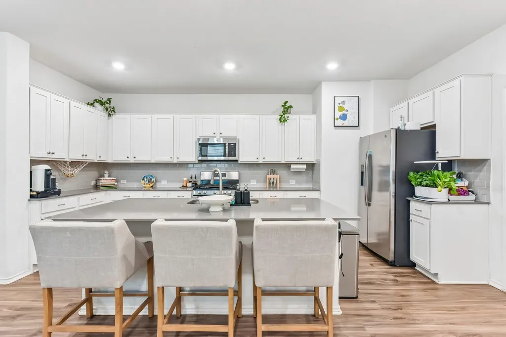 10219 Buster Drive Austin TX 78748