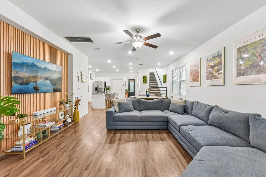 10219 Buster Drive Austin TX 78748