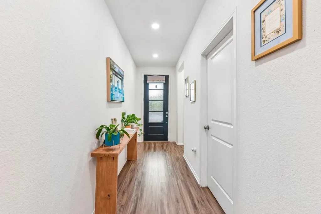 10219 Buster Drive Austin TX 78748