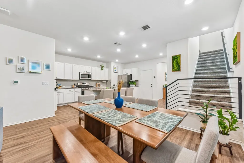 10219 Buster Drive Austin TX 78748