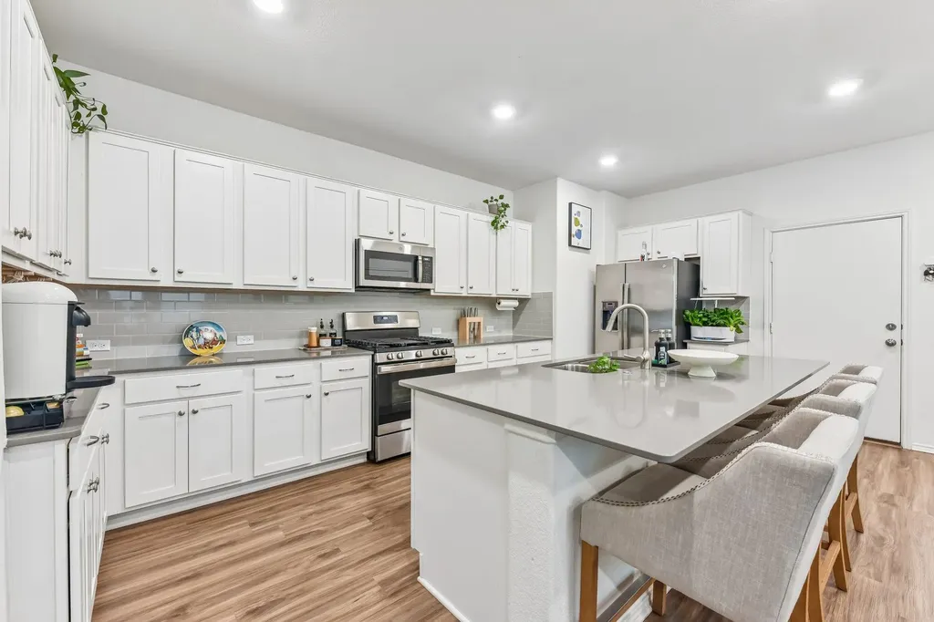 10219 Buster Drive Austin TX 78748