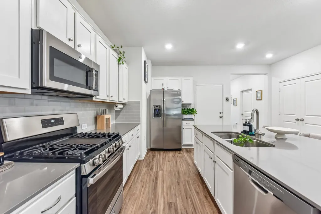 10219 Buster Drive Austin TX 78748