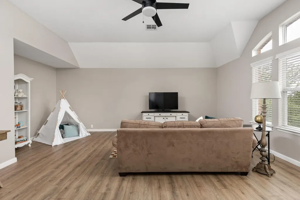 115 Desert Willow Way Austin TX 78737