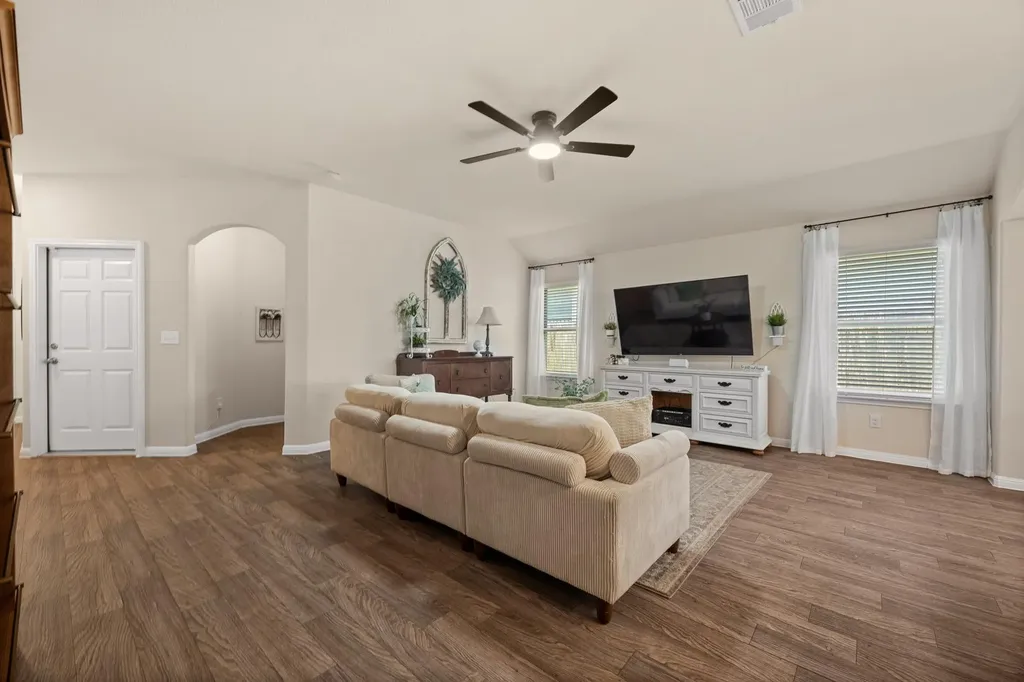 437 Rusk Bluff Avenue Leander TX 78641