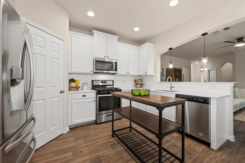 437 Rusk Bluff Avenue Leander TX 78641