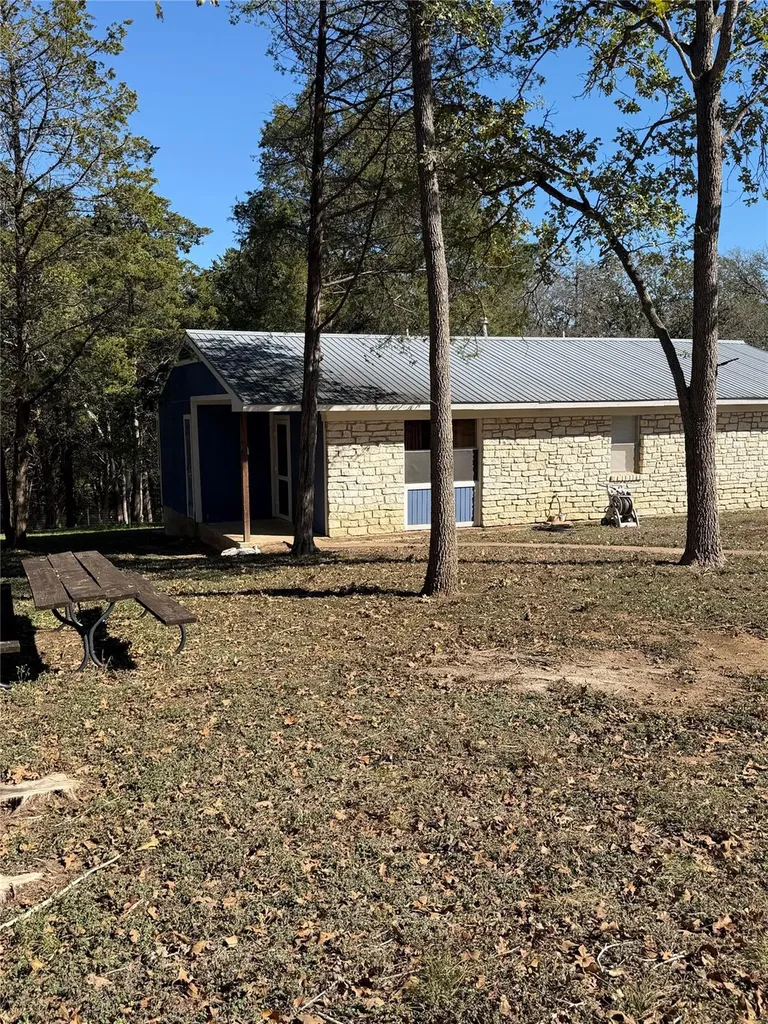 214 The Forest Road Dale TX 78616