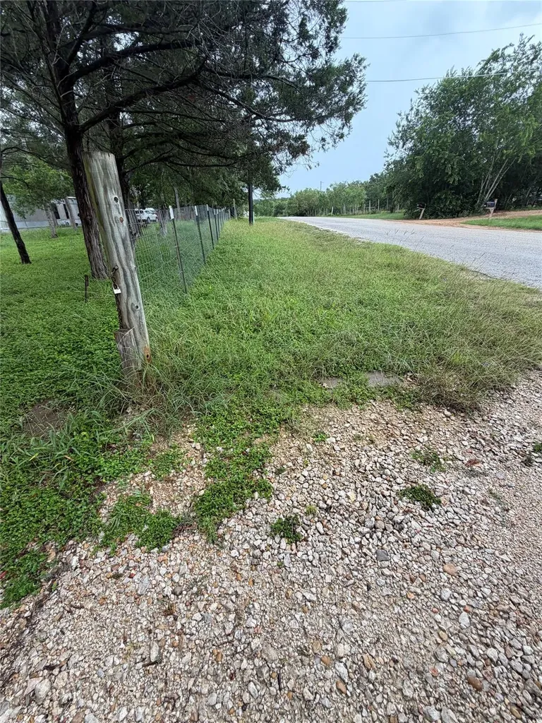 214 The Forest Road Dale TX 78616