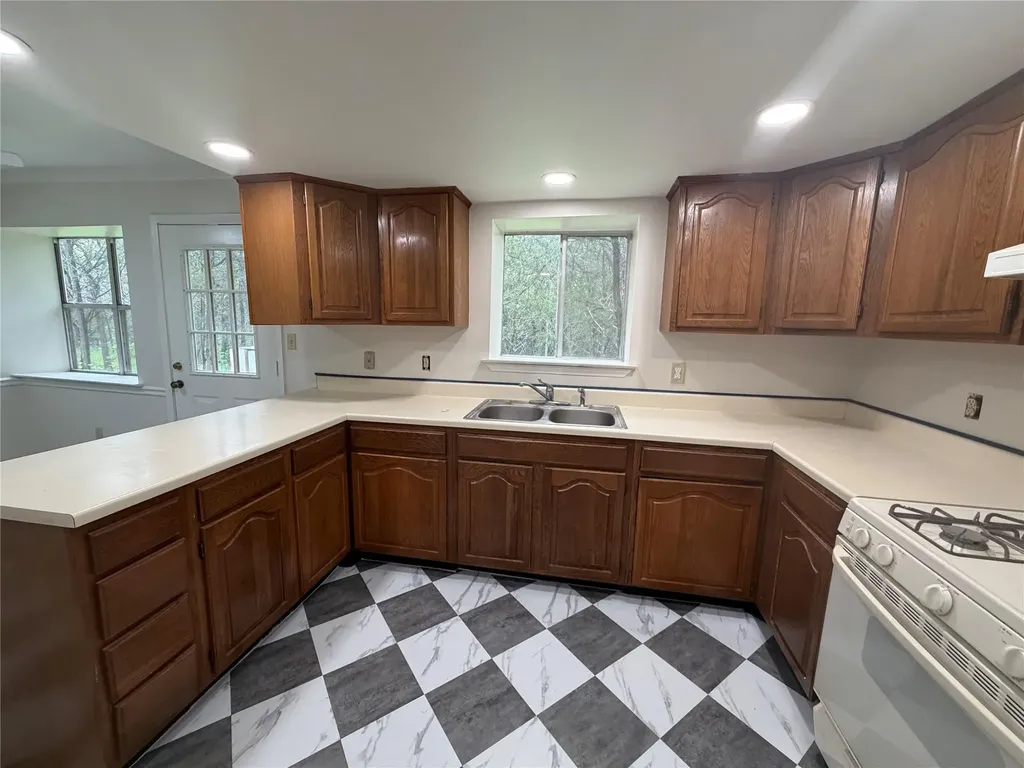 214 The Forest Road Dale TX 78616