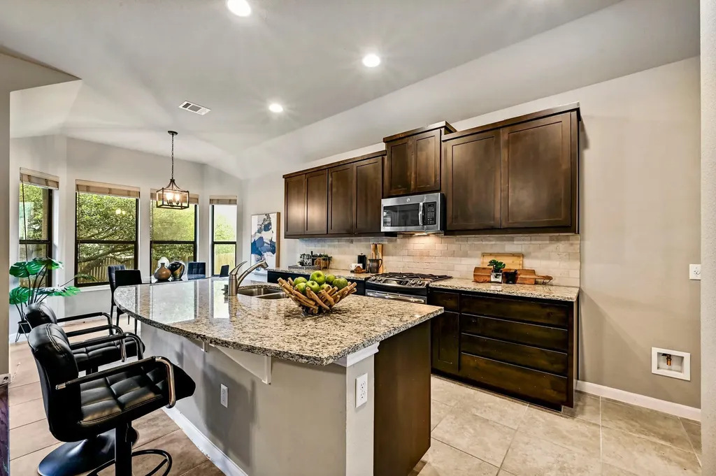 9812 Ivalenes Hope Drive Austin TX 78717