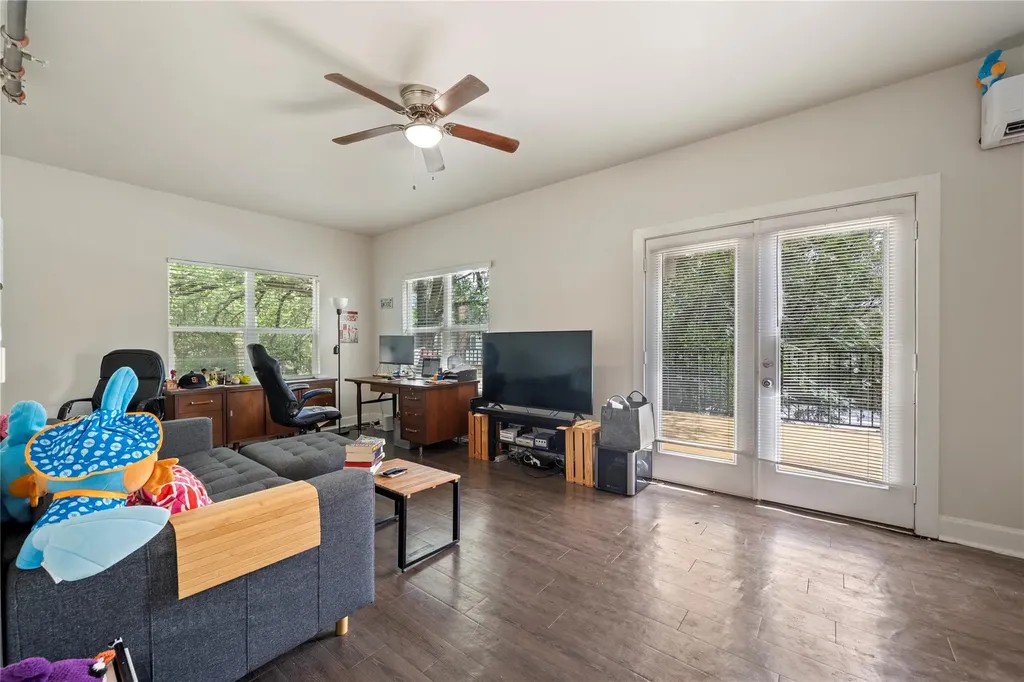 201 W 31st Street Austin TX 78705