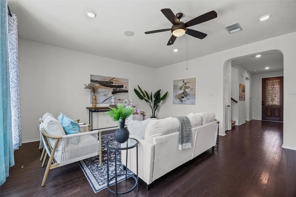 2471 Sunrise Road Round Rock TX 78664
