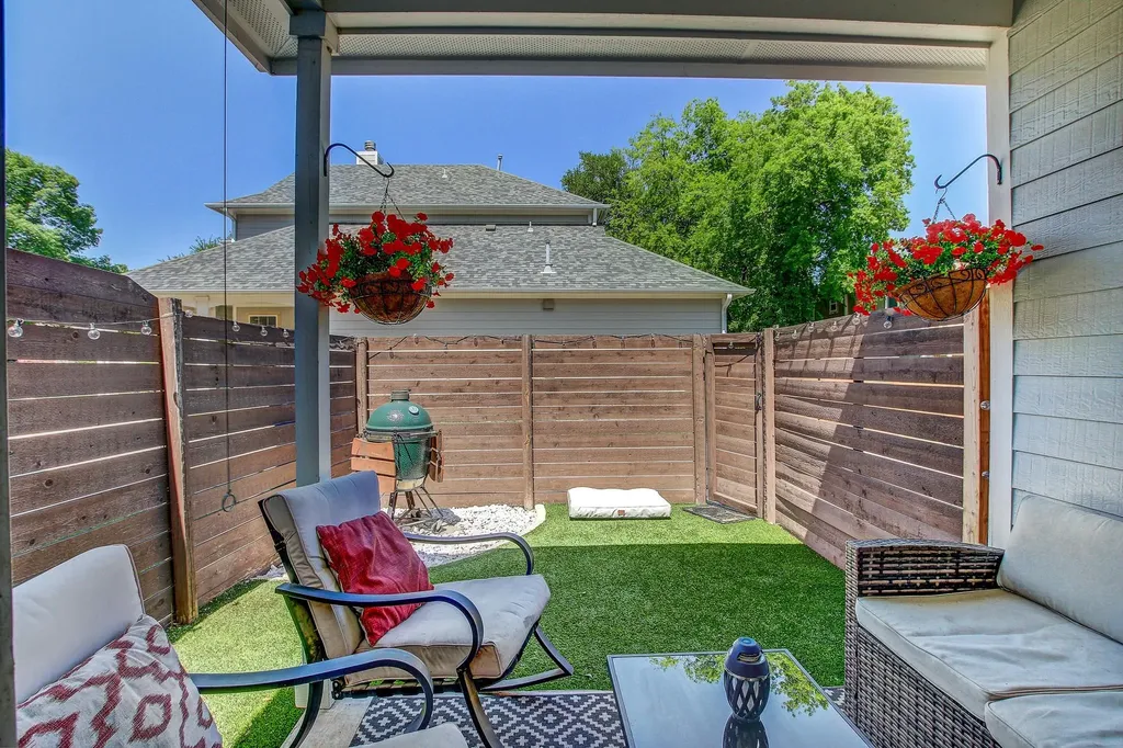 1616 Bridgeway Drive Austin TX 78704