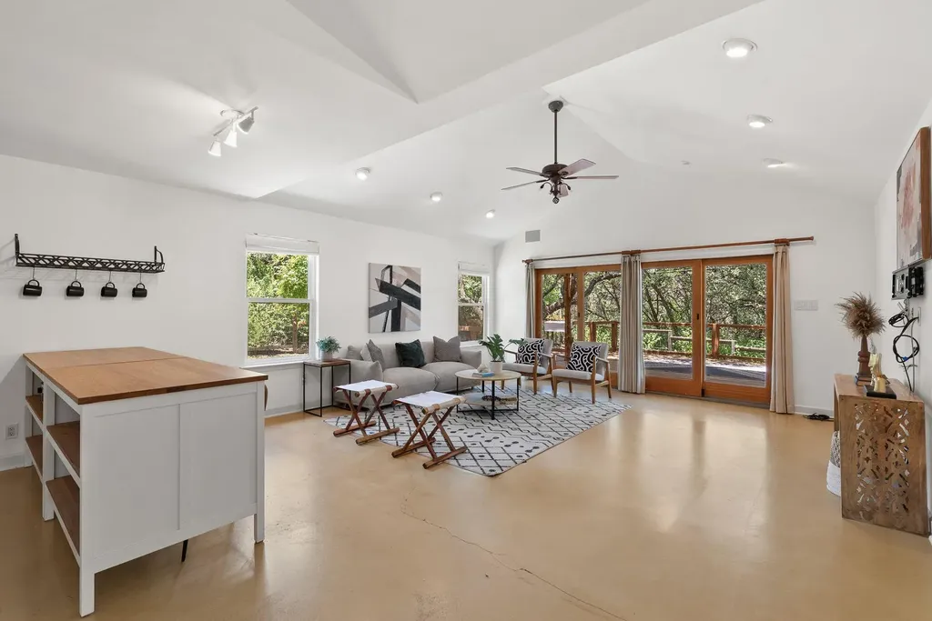 6808 Smokey Hill Road Austin TX 78736