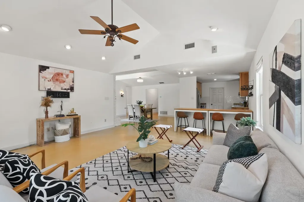 6808 Smokey Hill Road Austin TX 78736