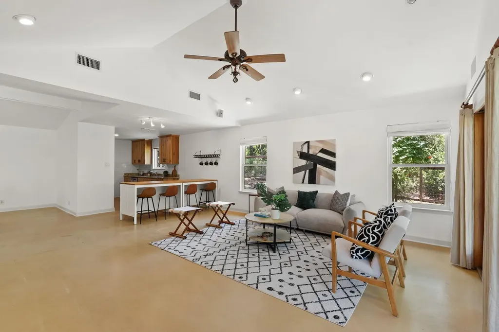 6808 Smokey Hill Road Austin TX 78736