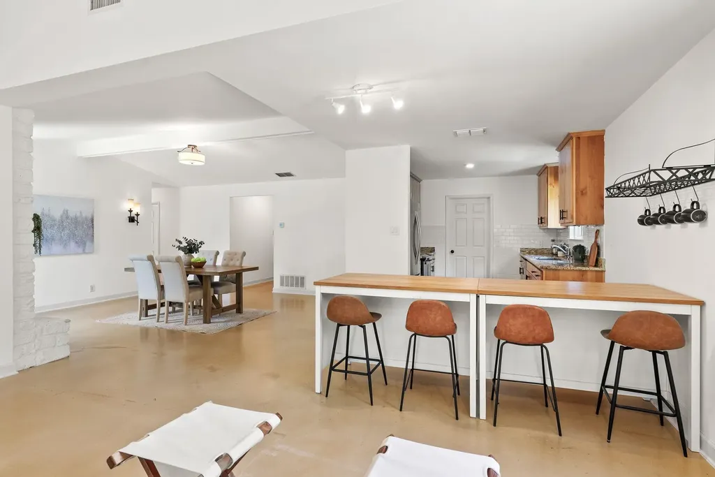 6808 Smokey Hill Road Austin TX 78736