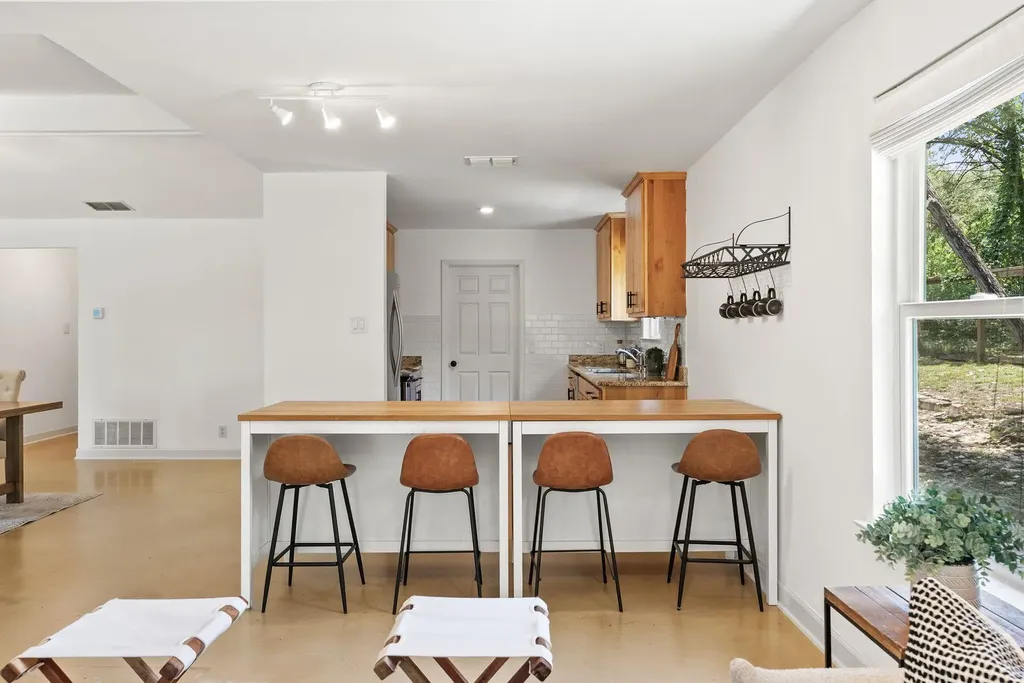 6808 Smokey Hill Road Austin TX 78736