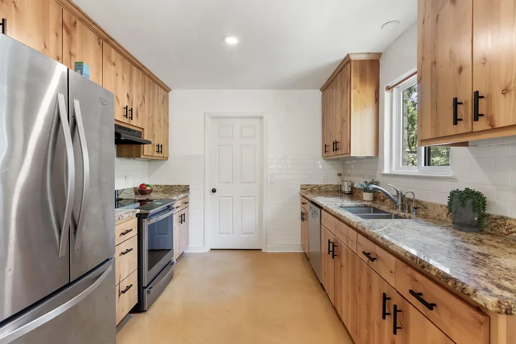 6808 Smokey Hill Road Austin TX 78736