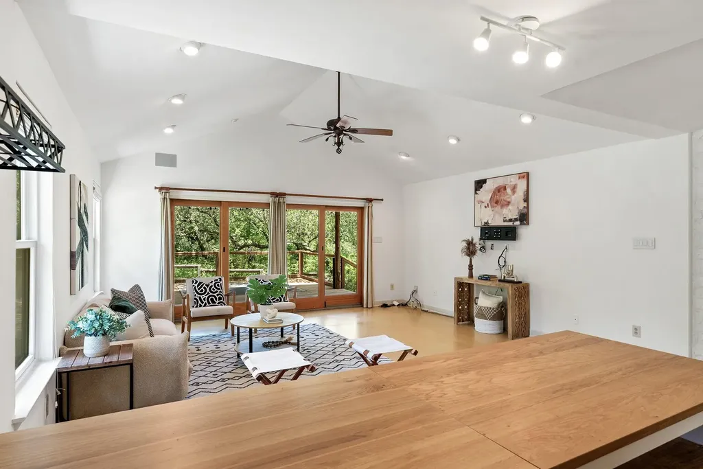6808 Smokey Hill Road Austin TX 78736