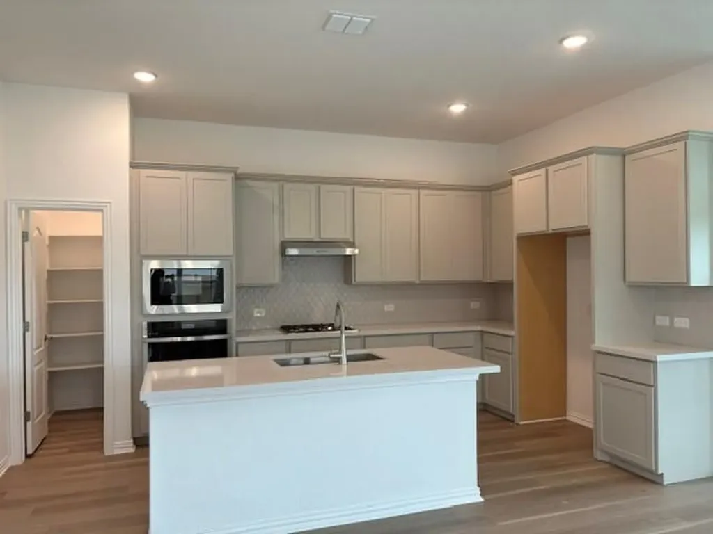 311 Greinert Drive Taylor TX 76574