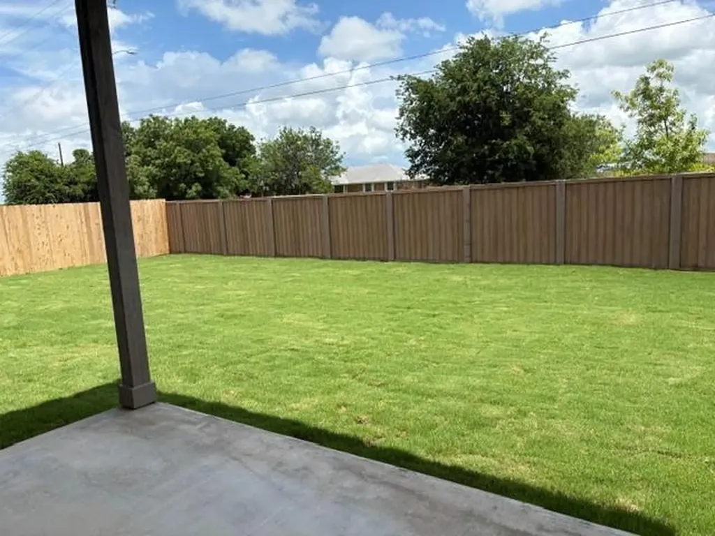 311 Greinert Drive Taylor TX 76574