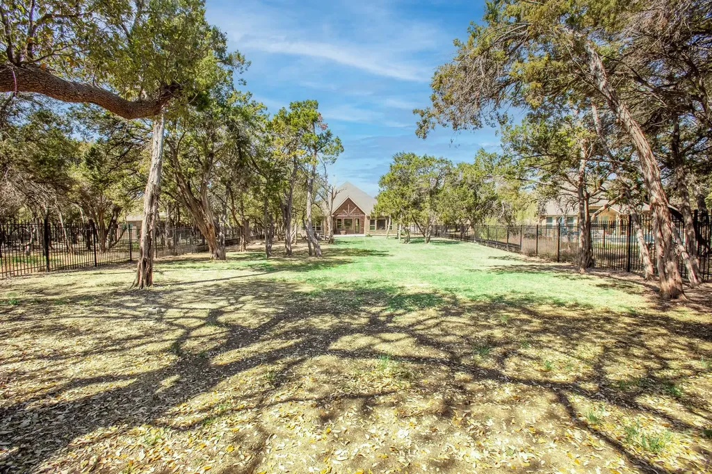 1165 Flint Rock Loop Driftwood TX 78619