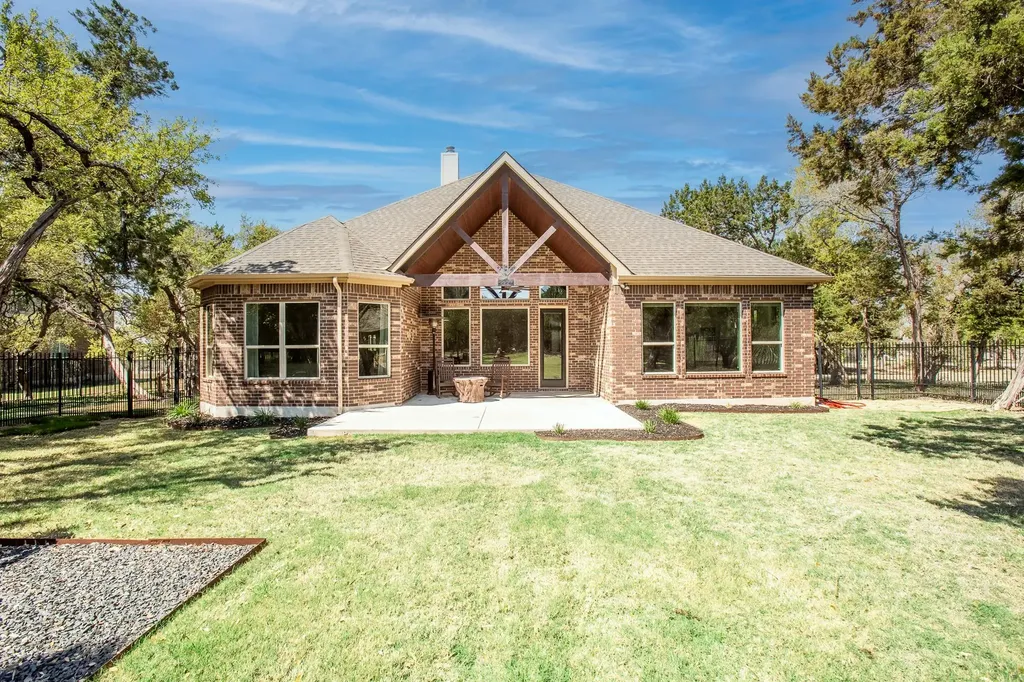 1165 Flint Rock Loop Driftwood TX 78619