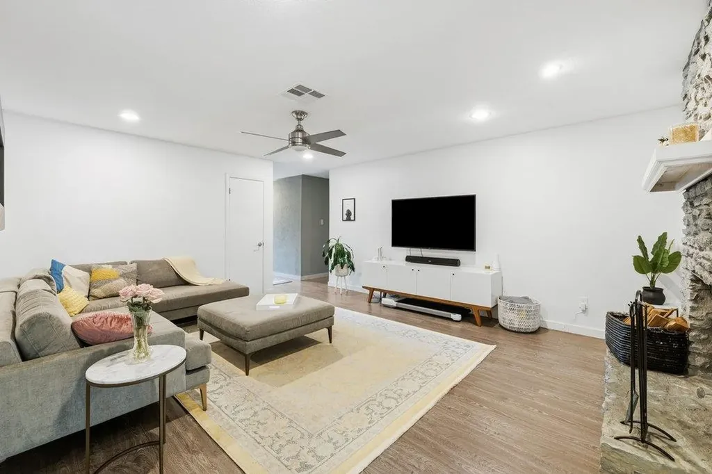 658 Mairo Street Austin TX 78748
