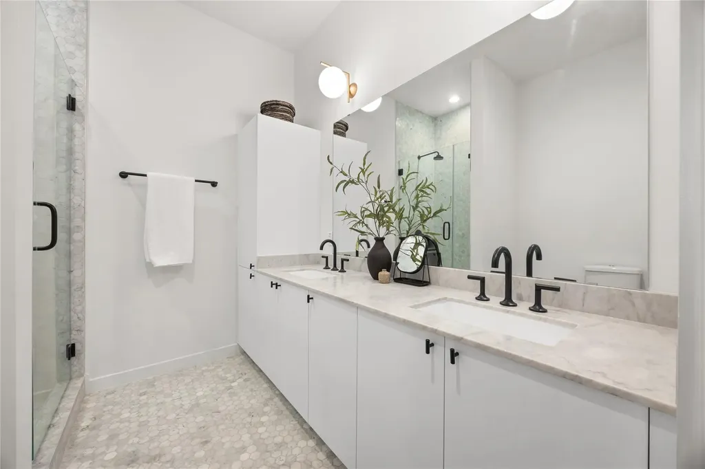 800 Embassy Drive Austin TX 78702