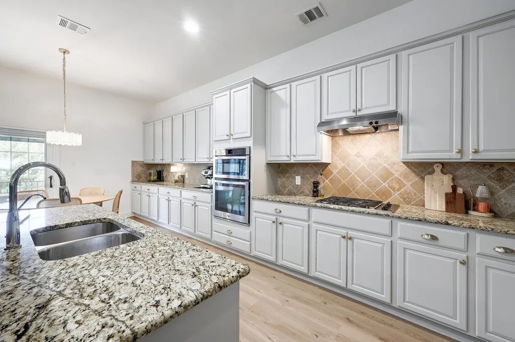 7721 Haggans Lane Austin TX 78739