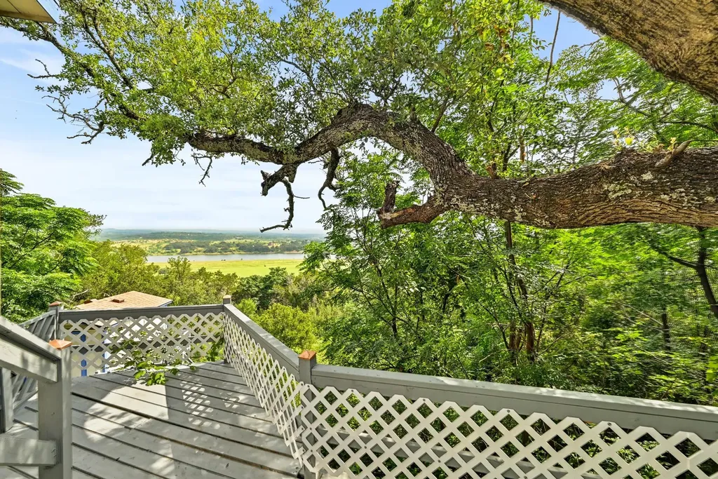 234 Terrace Drive Spicewood TX 78669