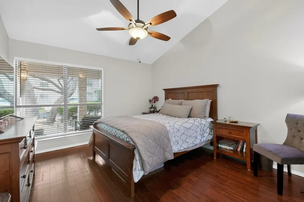 8821 Honeysuckle Trail W Austin TX 78759