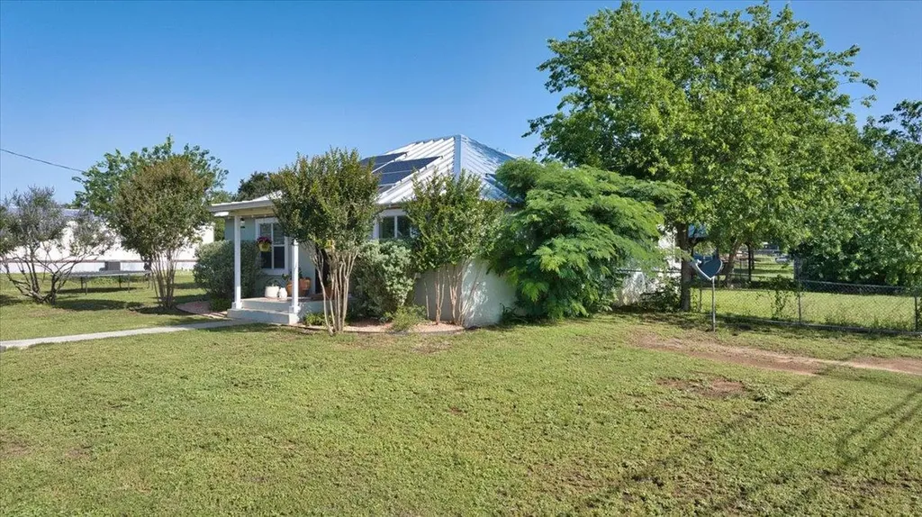 209 E Houston Street Llano TX 78643
