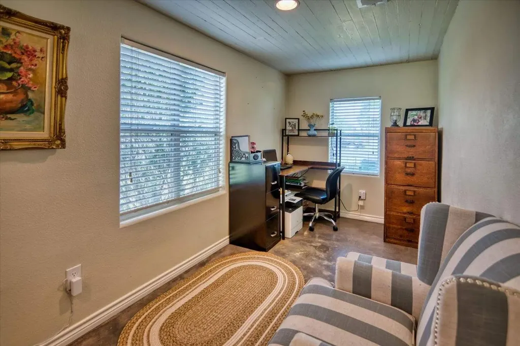 209 E Houston Street Llano TX 78643