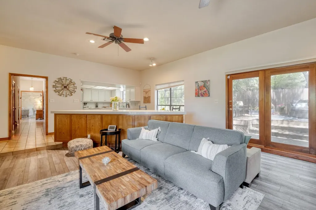 202 Ridgewood Drive Georgetown TX 78628