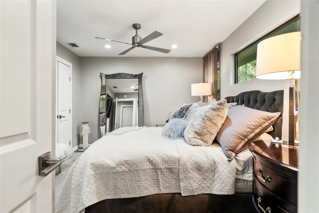 2101 Airole Way Austin TX 78704