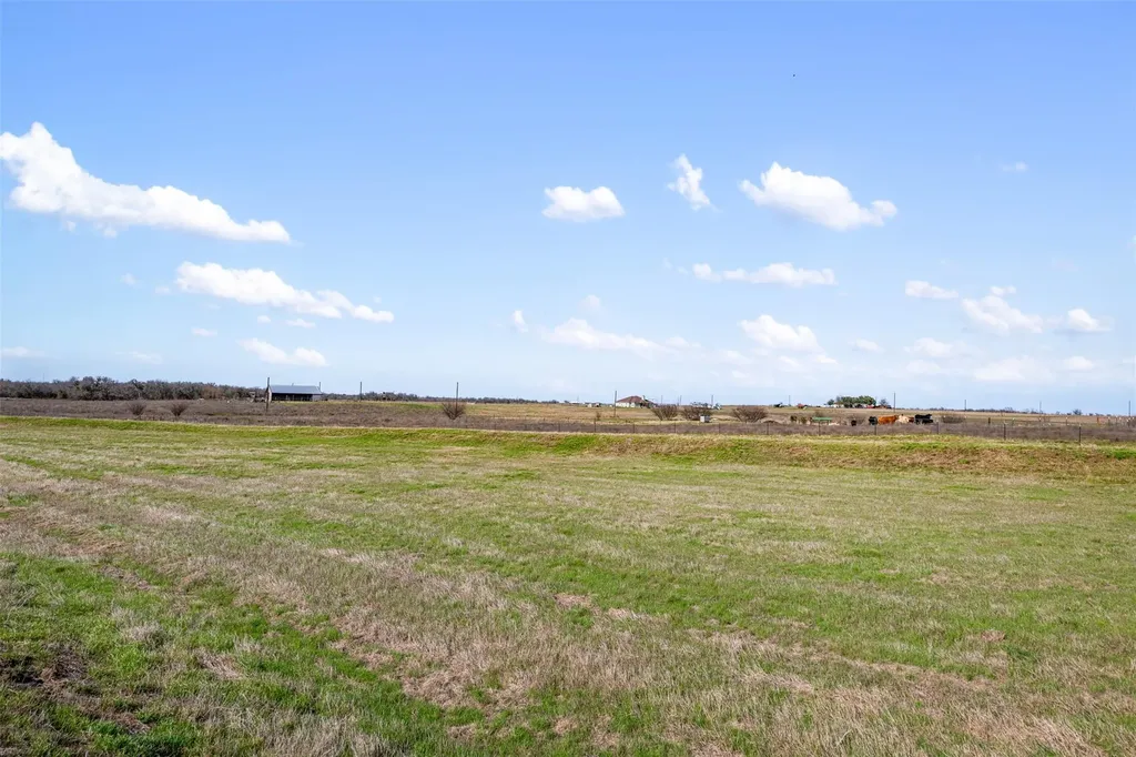 700 County Road 466 Elgin TX 78621