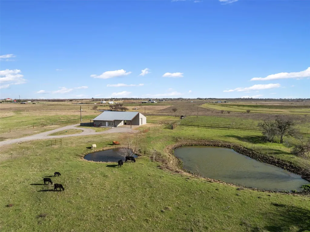700 County Road 466 Elgin TX 78621