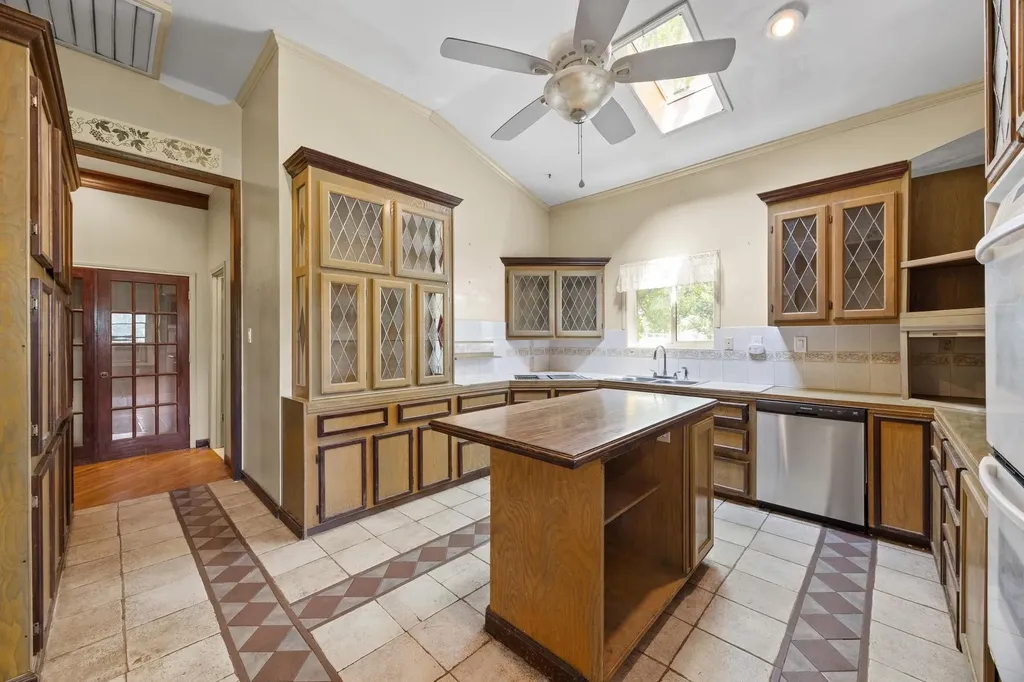 1001 S Gabriel Drive Leander TX 78641