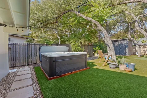 412 Ridgewood Road West Lake Hills TX 78746