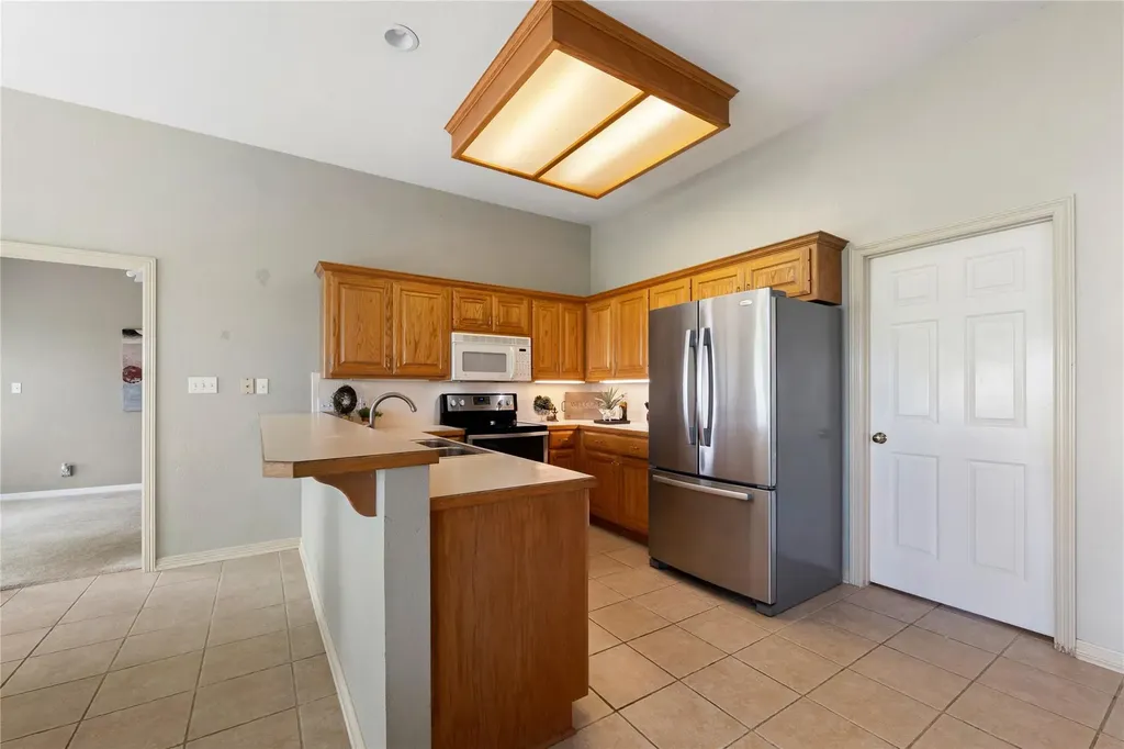 1005 E Buttercup Road Taylor TX 76574