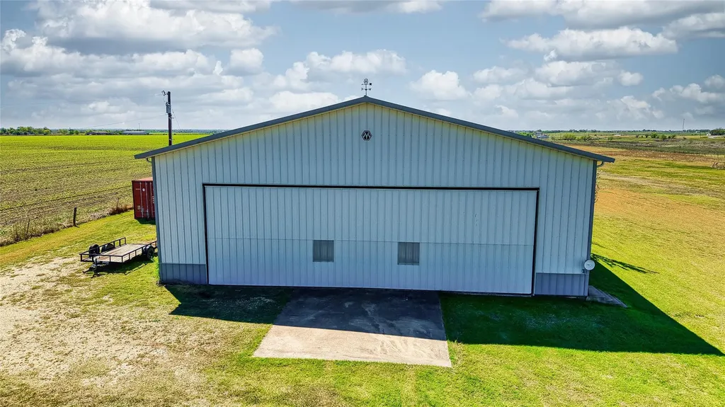 1005 E Buttercup Road Taylor TX 76574