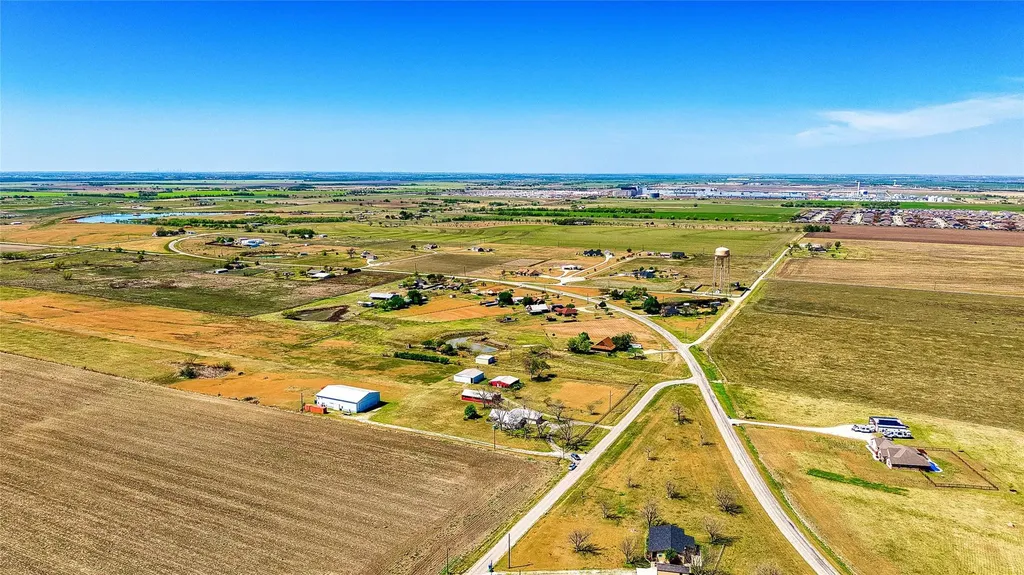 1005 E Buttercup Road Taylor TX 76574