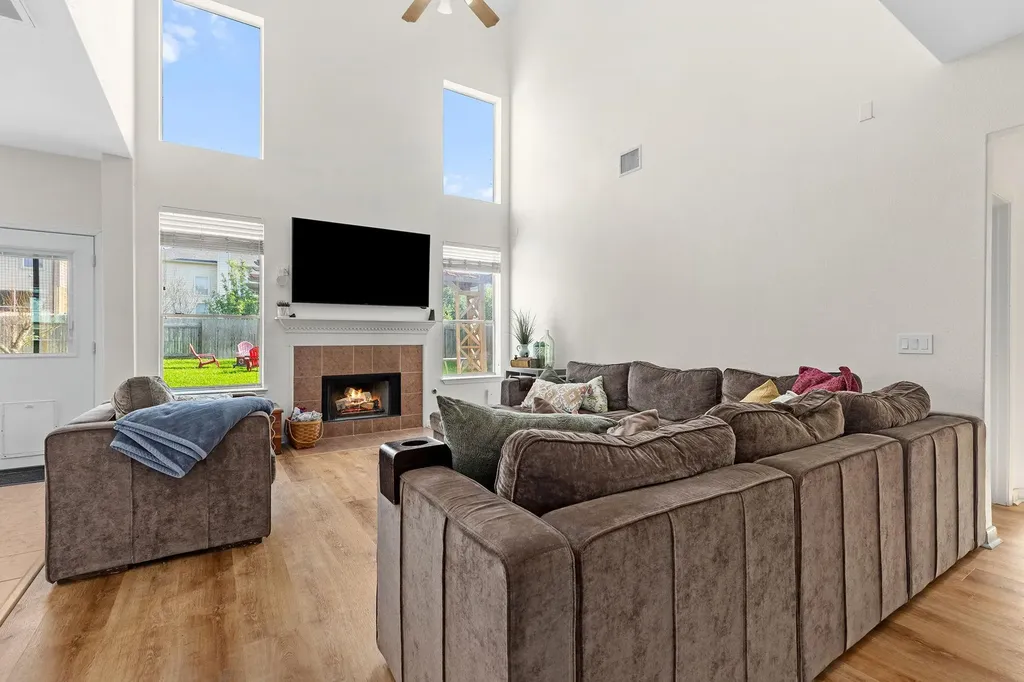 3517 Shiraz Loop Round Rock TX 78665