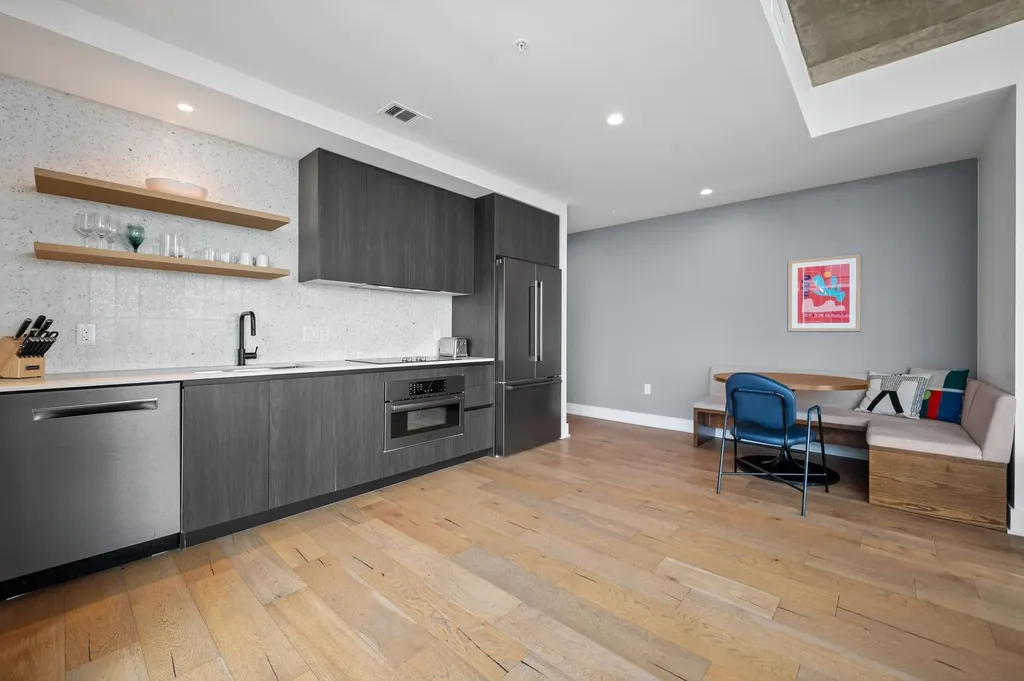 48 East Avenue Austin TX 78701