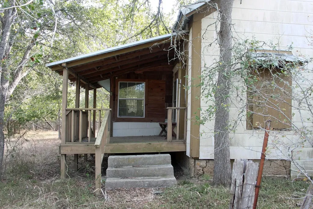 7887 Pettytown Road Red Rock TX 78662
